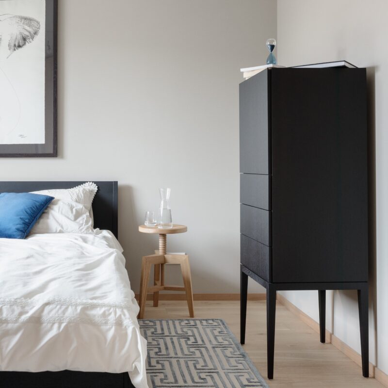 cabinet large, narrow version