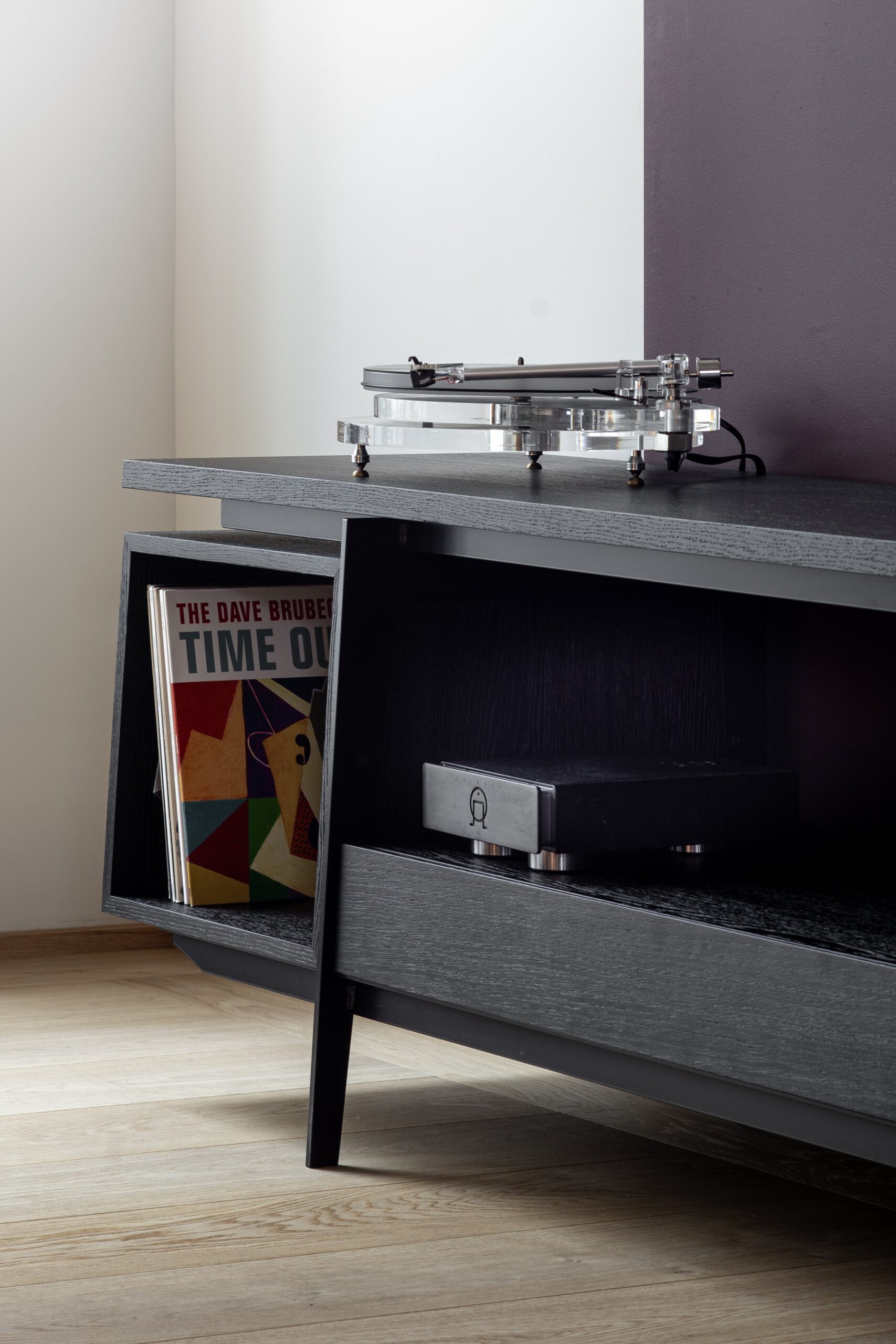 vinyl console "CONTE"
